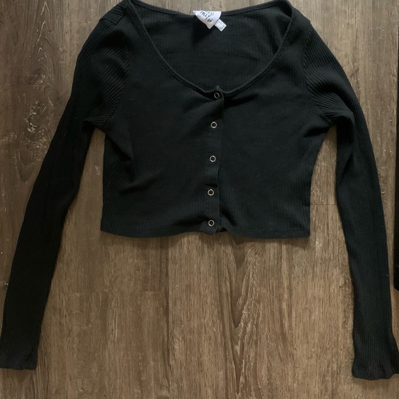 Princess Polly black button down crop top size 6 - Picture 2 of 3